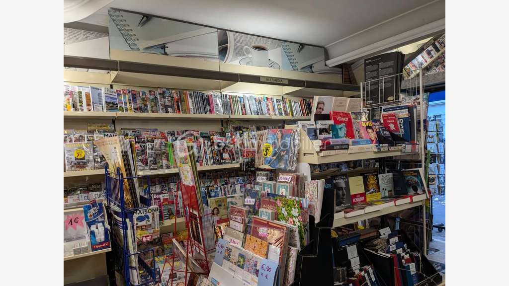 Vente librairie + appart et parking Paris 75015
