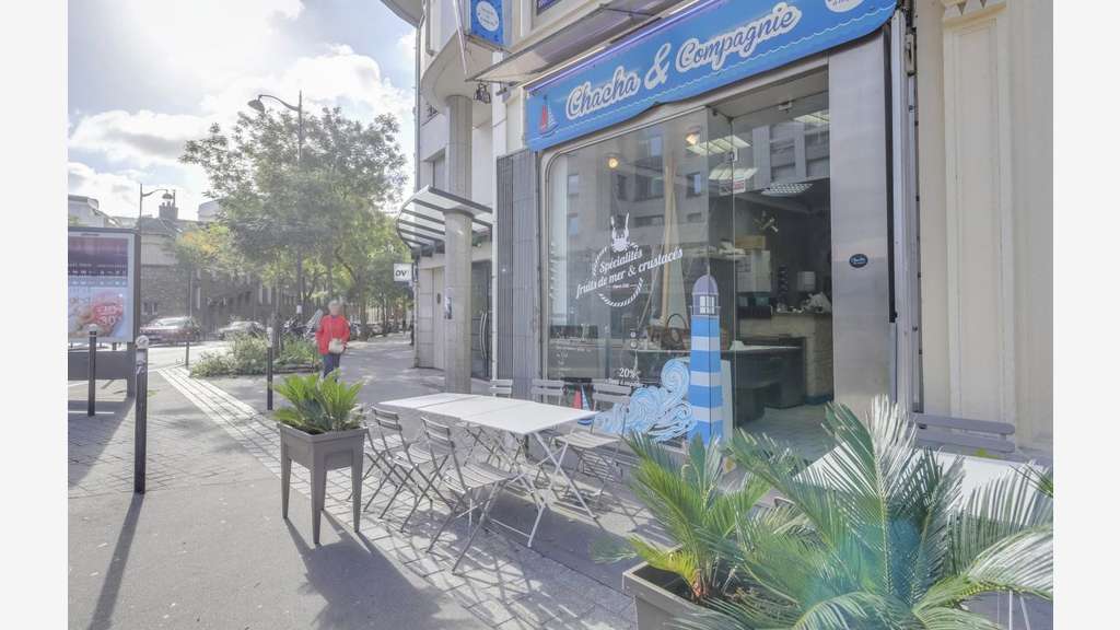 Cède bar huitres petite restauration à Paris 75020