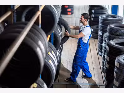 Garage automobile rentable à vendre à Meaux