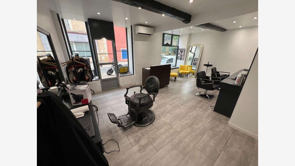 Vente salon clé en main fort potentiel à Pertuis