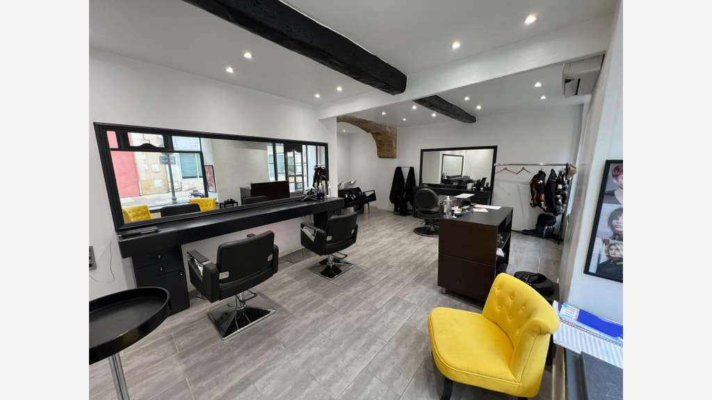 Vente salon clé en main fort potentiel à Pertuis