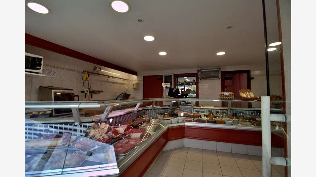 Vente boucherie traiteur en plein bourg de Pipriac