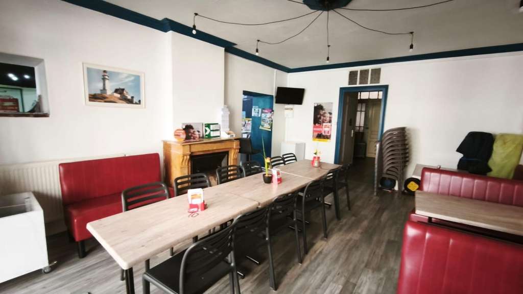 Vente bar snack FDJ PMU en coeur de village Poncin
