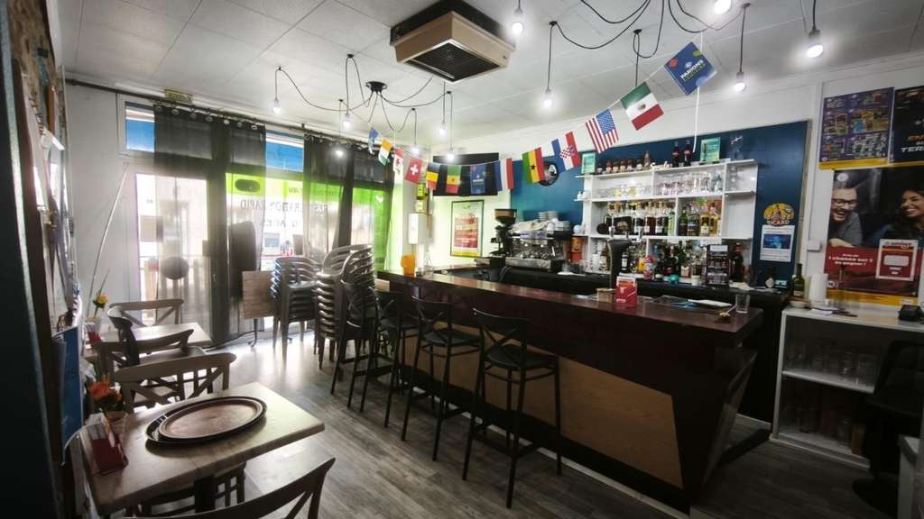 Vente bar snack FDJ PMU en coeur de village Poncin