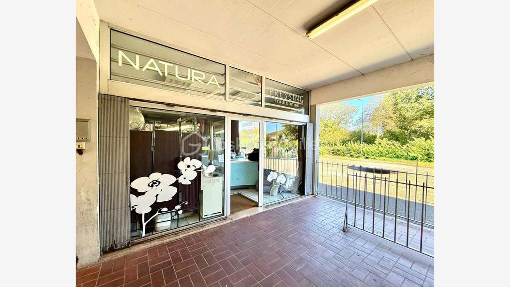 Vente pressing centre commercial de Chassieu 