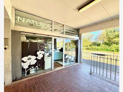 Vente pressing centre commercial de Chassieu 