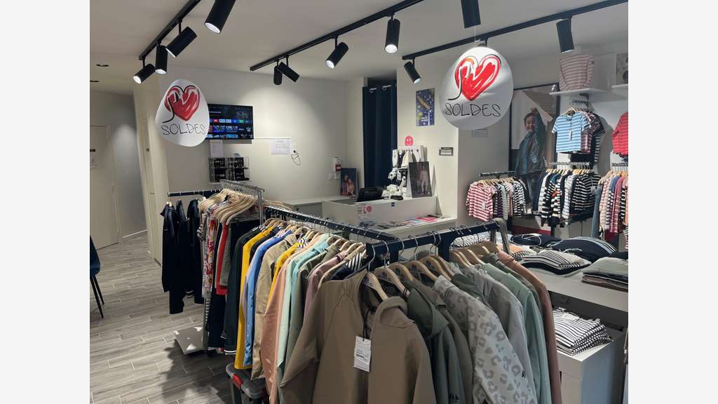 Cède FDC prêt à porter accessoires à Perros Guirec