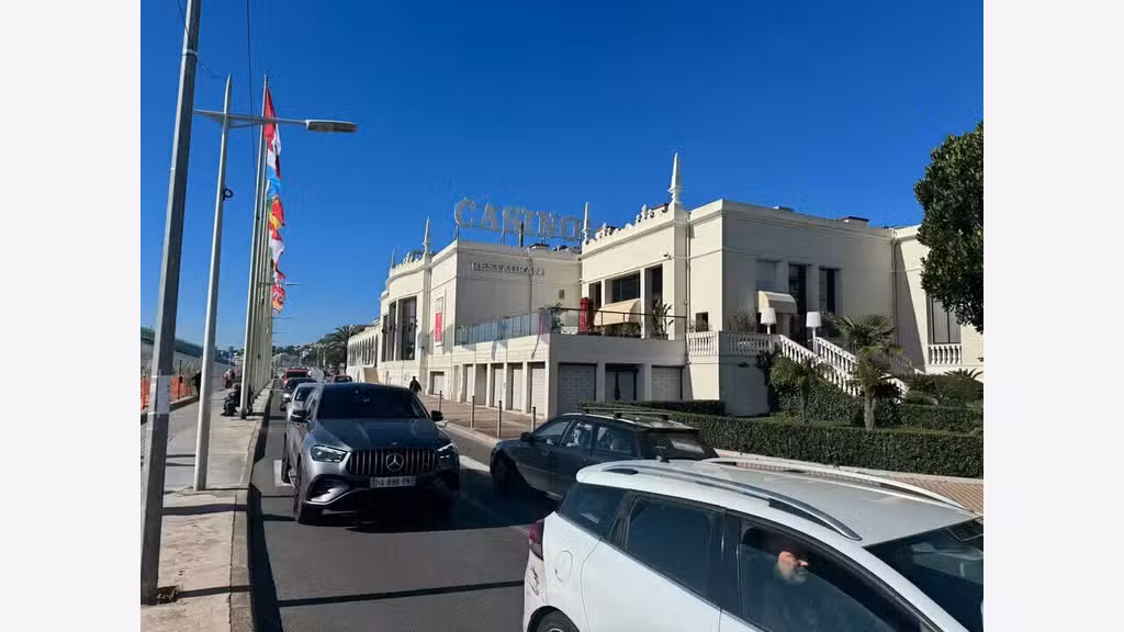 A vendre FDC très beau restaurant lic IV à Menton
