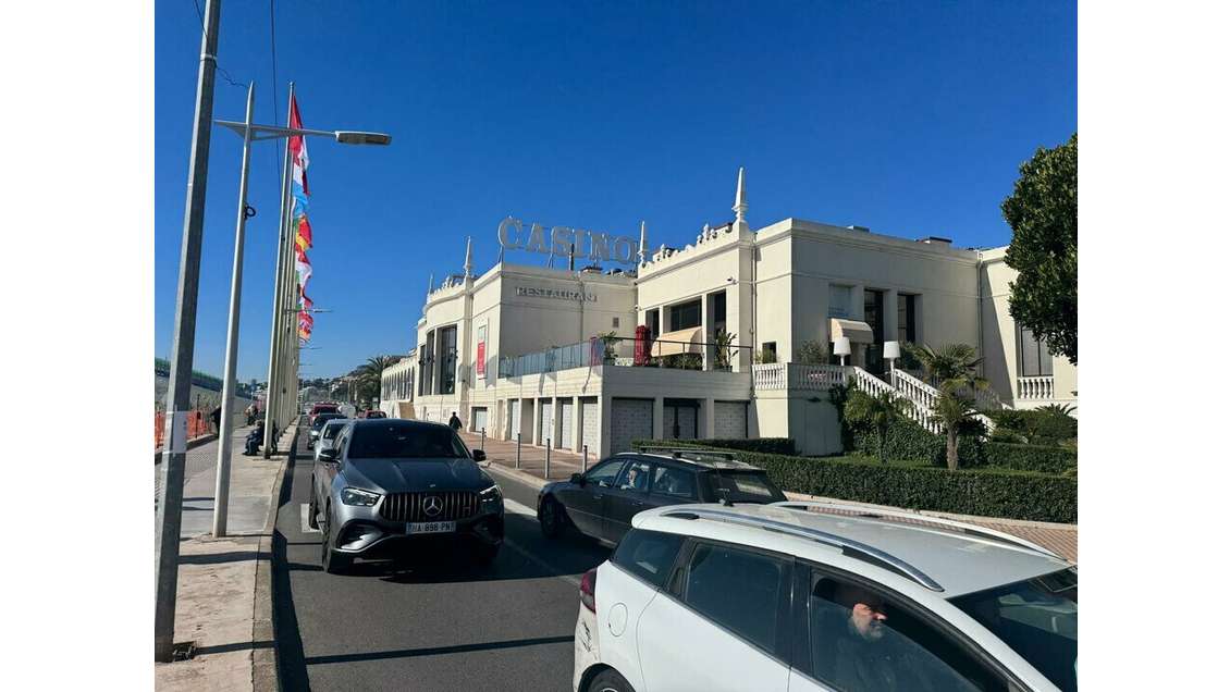 A vendre FDC très beau restaurant lic IV à Menton