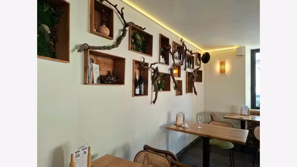 AV restaurant caviste en centre-bourg de Rignac
