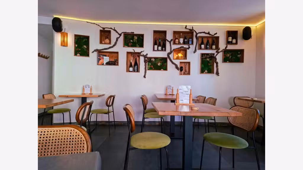 AV restaurant caviste en centre-bourg de Rignac