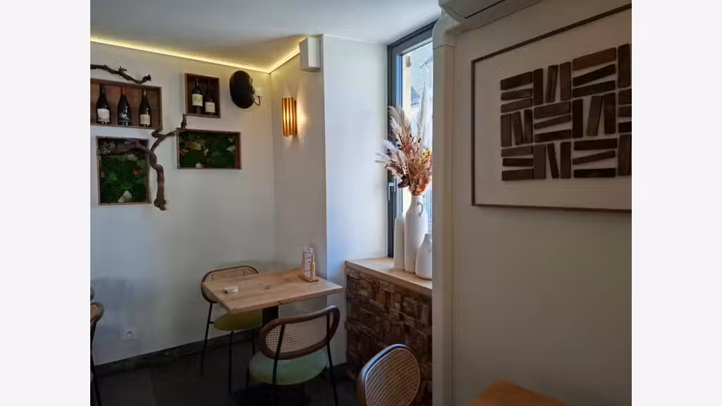 AV restaurant caviste en centre-bourg de Rignac