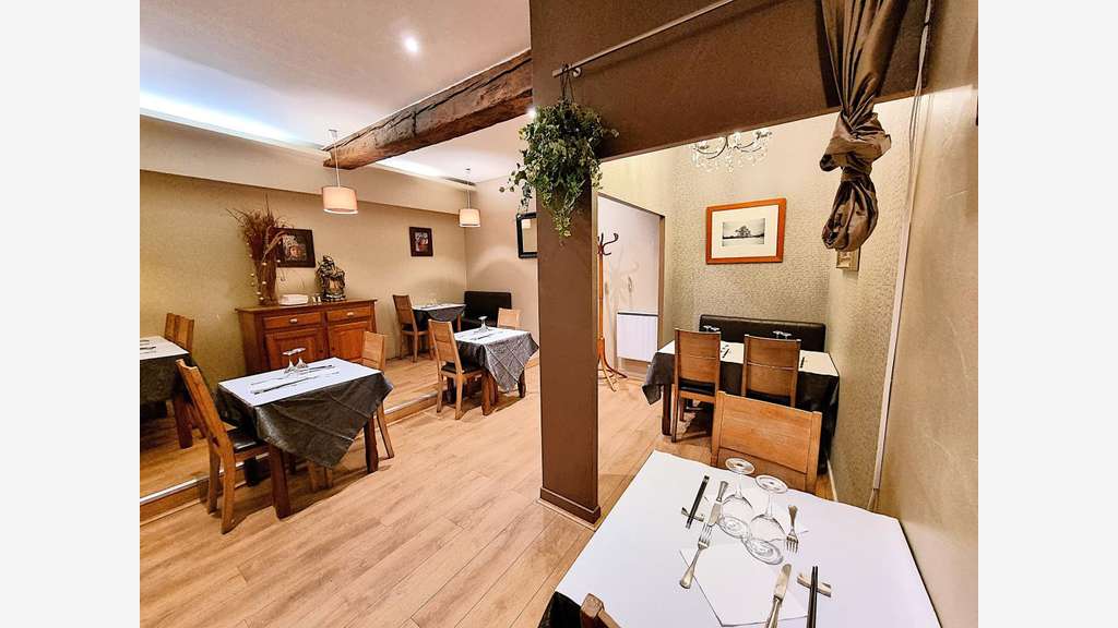 Vente restauration lic IV rue piétonne à Fontaines