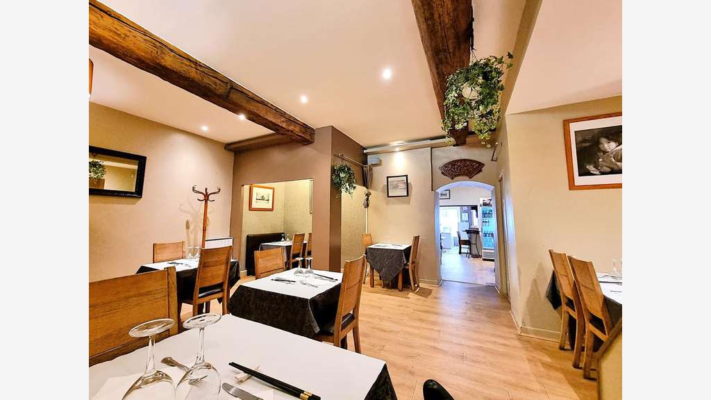 Vente restauration lic IV rue piétonne à Fontaines
