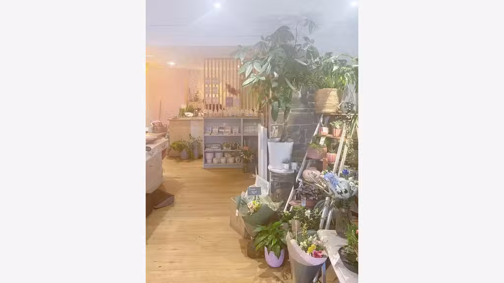 Vente superbe fleuriste en centre ville de Rosoff