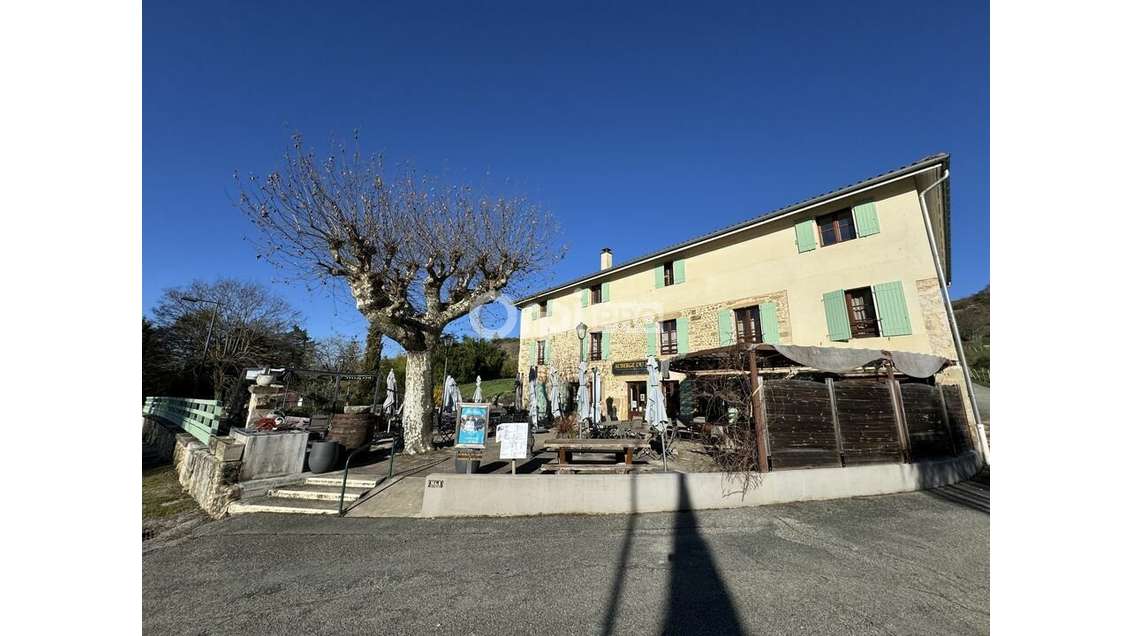 Auberge avec gîtes à vendre dans le 38