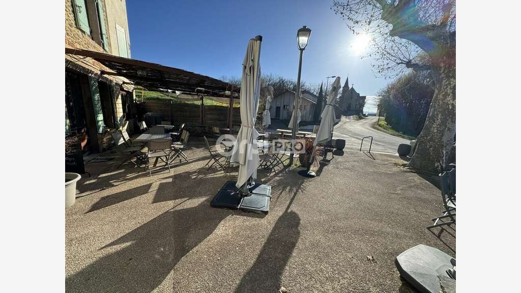 Auberge avec gîtes à vendre dans le 38