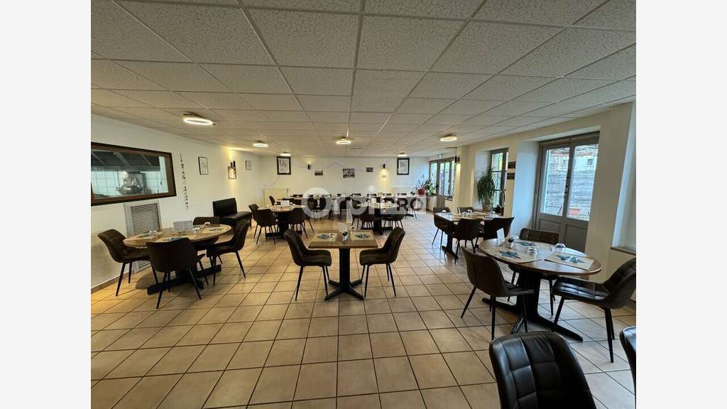 Auberge avec gîtes à vendre dans le 38