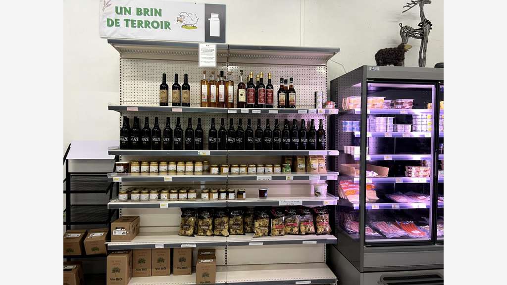 Supérette Monopole local. Zéro impôt pendant 5 ans
