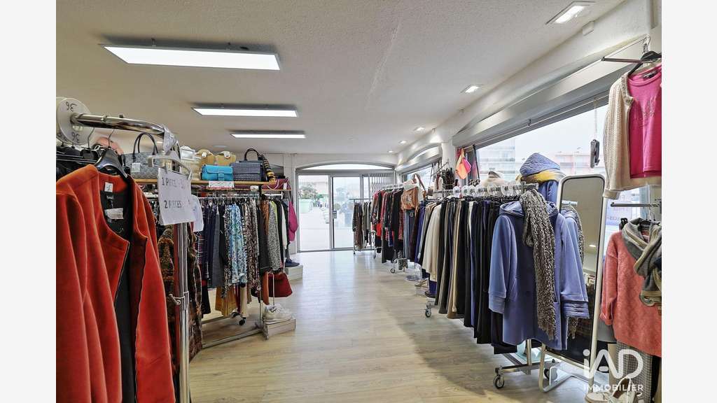 Vente boutique de prêt-à-porter à Saint-Cyprien
