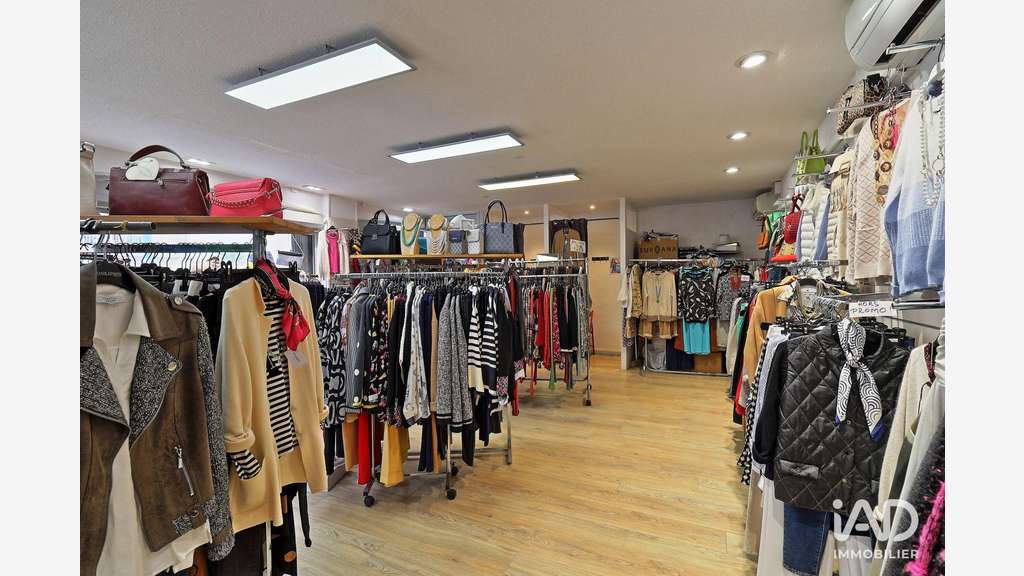Vente boutique de prêt-à-porter à Saint-Cyprien