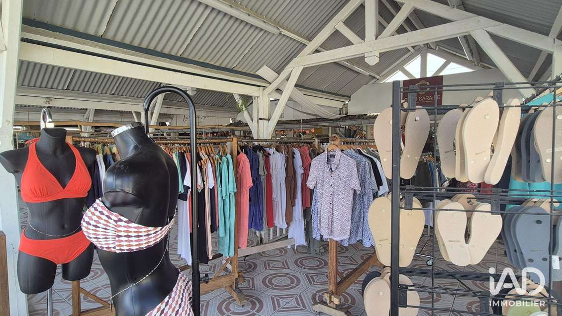 Vente boutique vêtements à Saint-François