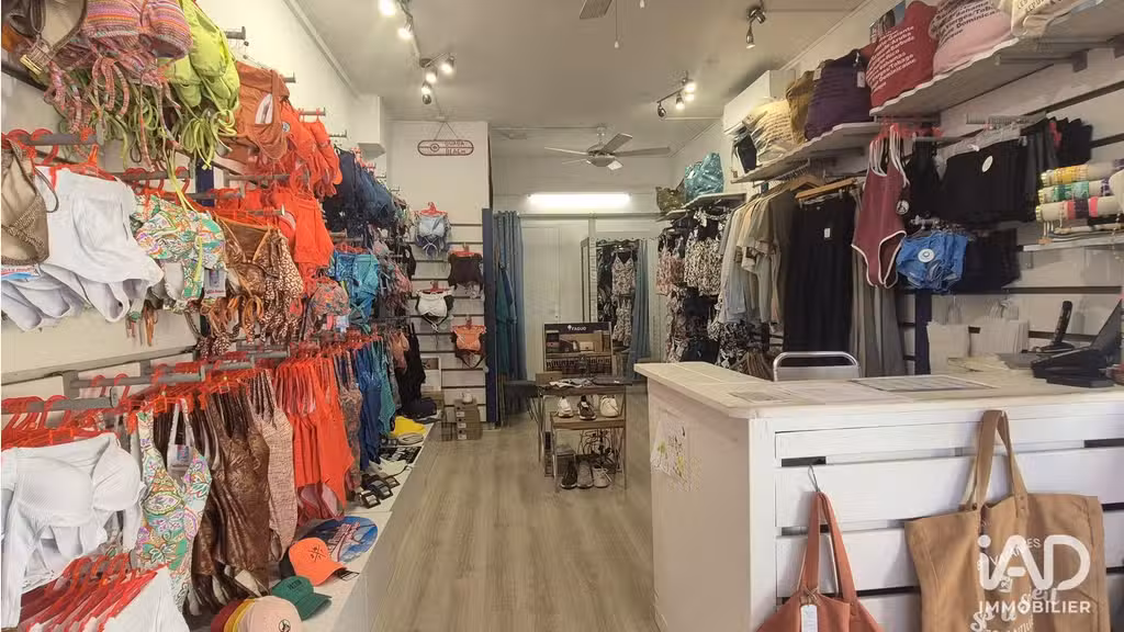Vente boutique vêtements à Saint-François