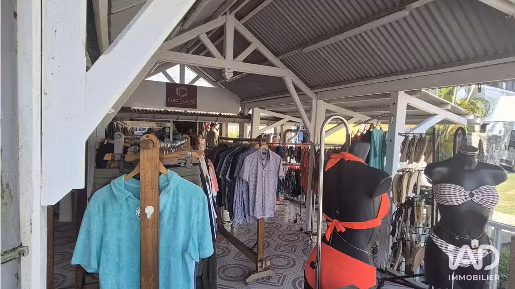 Vente boutique vêtements à Saint-François