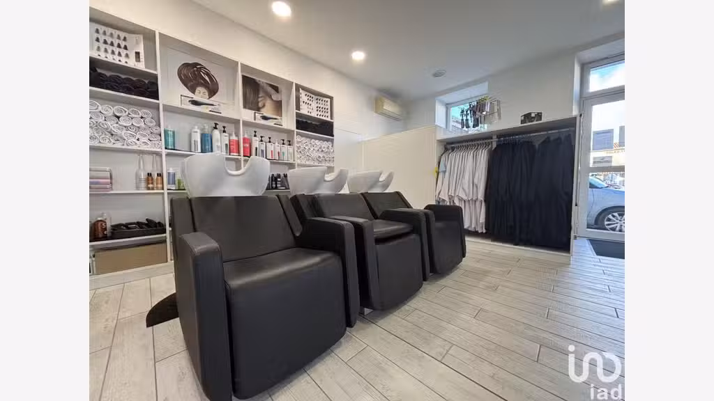 Vente salon de coiffure à Saint-Jean-de-Liversay