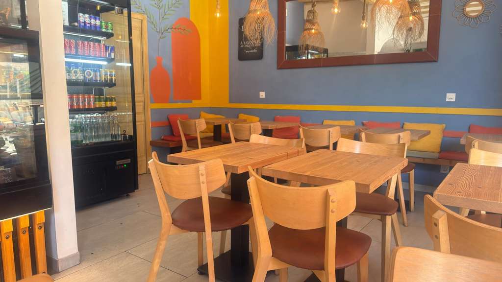 Snacking  Flux piéton constant & Terrasse 25 pl.