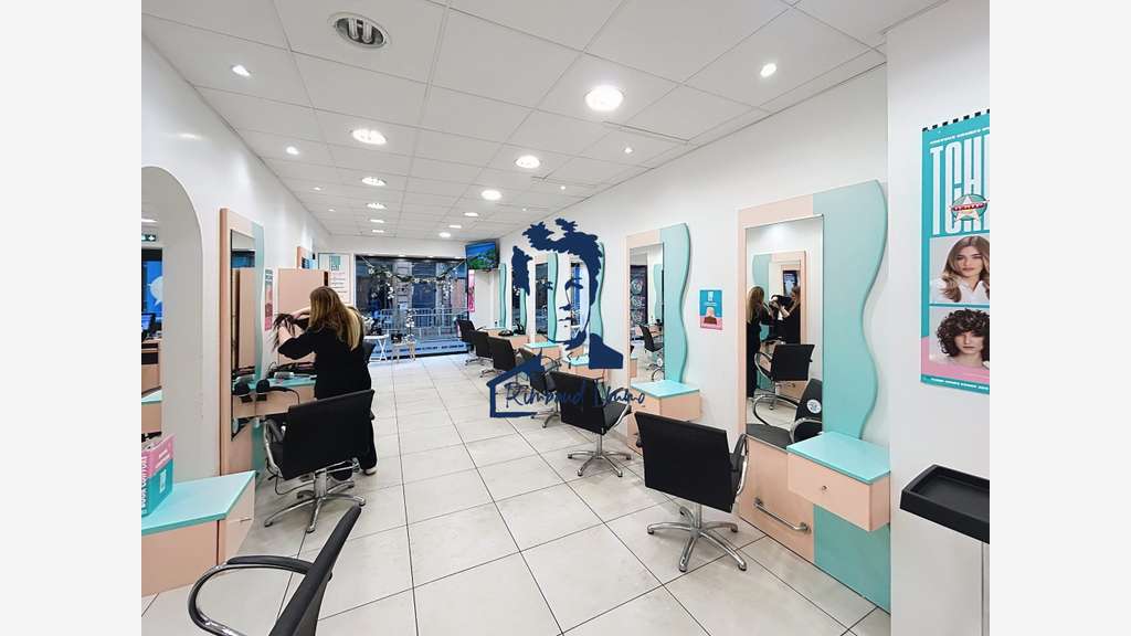 Opportunité rare salon en hyper centre Charleville