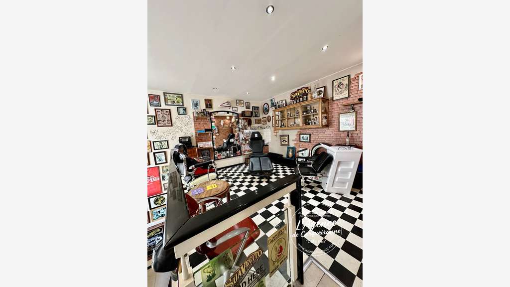 A vendre salon de coiffure barbier à Hyères