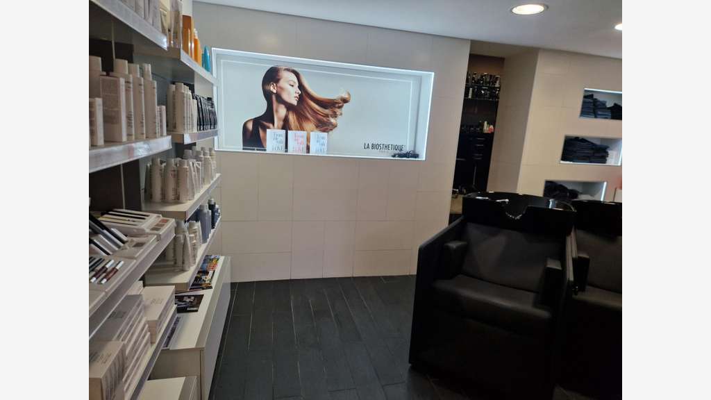 Cession 100 % des parts sociales salon de coiffure