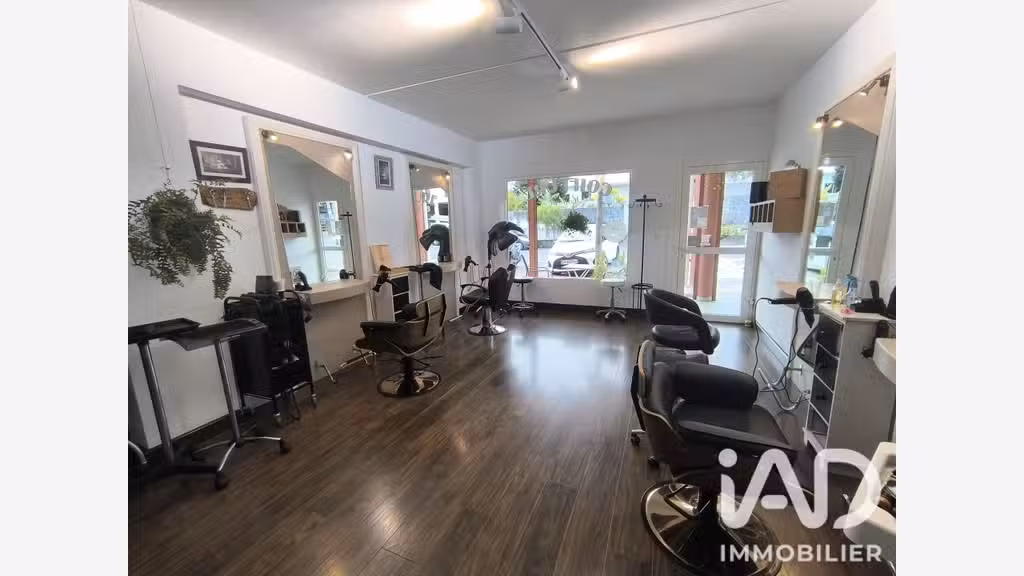 Vente salon de coiffure + institut à Petite-Île