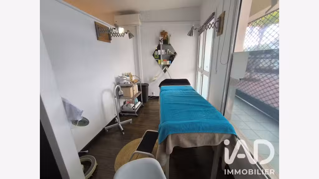 Vente salon de coiffure + institut à Petite-Île