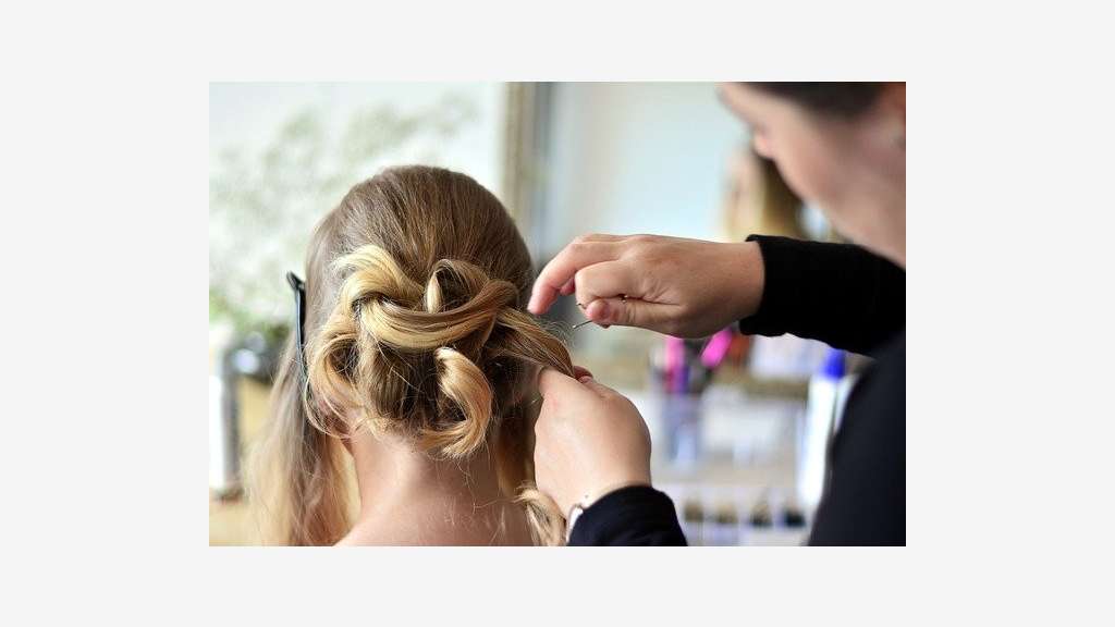 AV salon de coiffure très bien placé en Cotentin