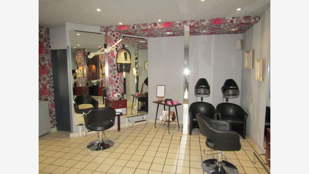 Vente beau salon de coiffure à Sarlat