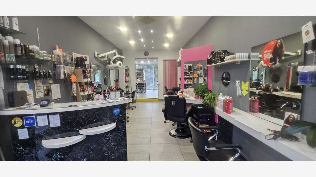 Salon de coiffure en ville dynamique proche Amiens