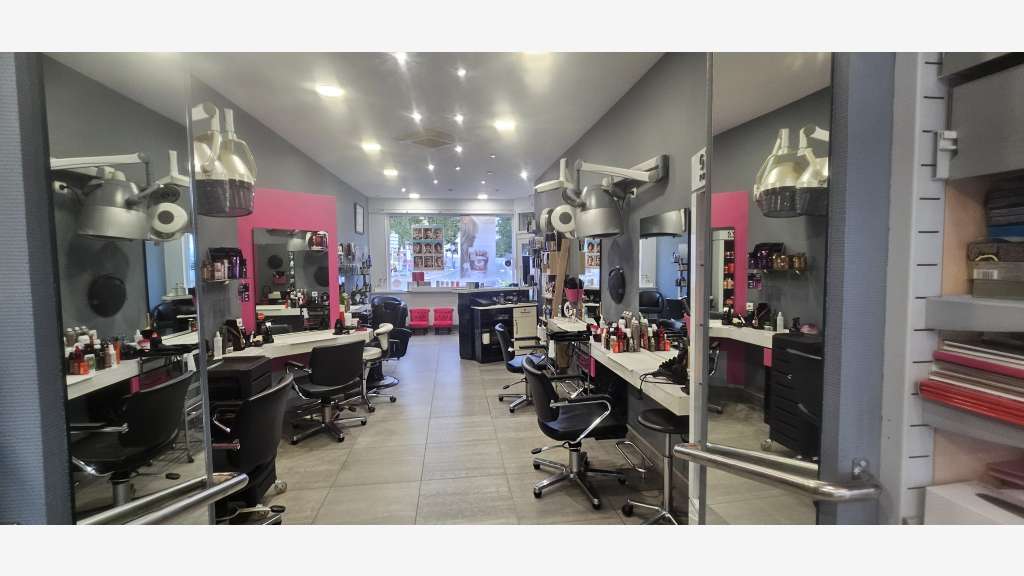 Salon de coiffure en ville dynamique proche Amiens
