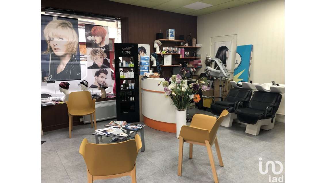 Vente salon de coiffure en angle de rue à Segré