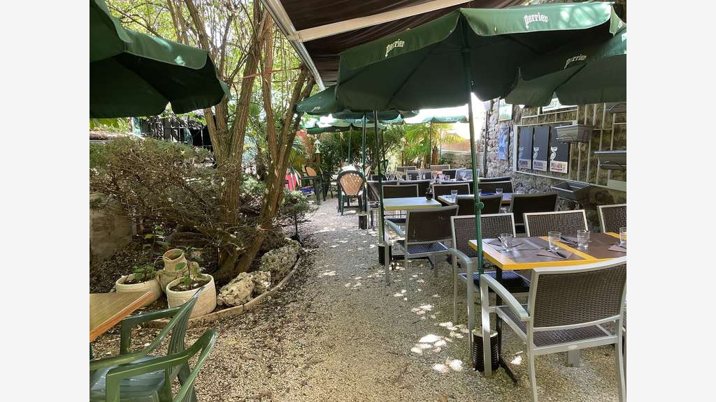 Vente bar restaurant en centre ville historique 21
