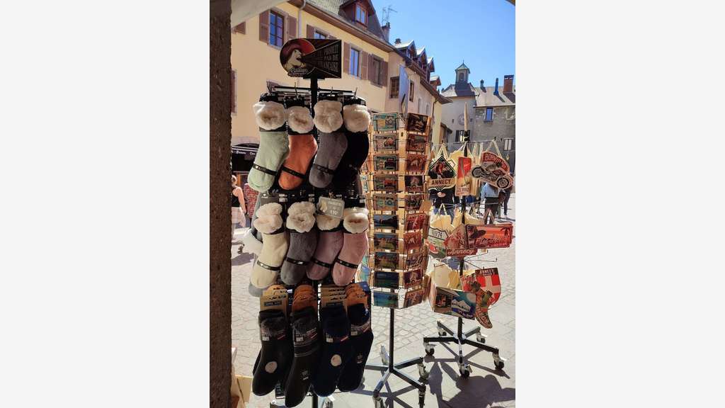Vente fonds de commerce souvenirs à Annecy centre