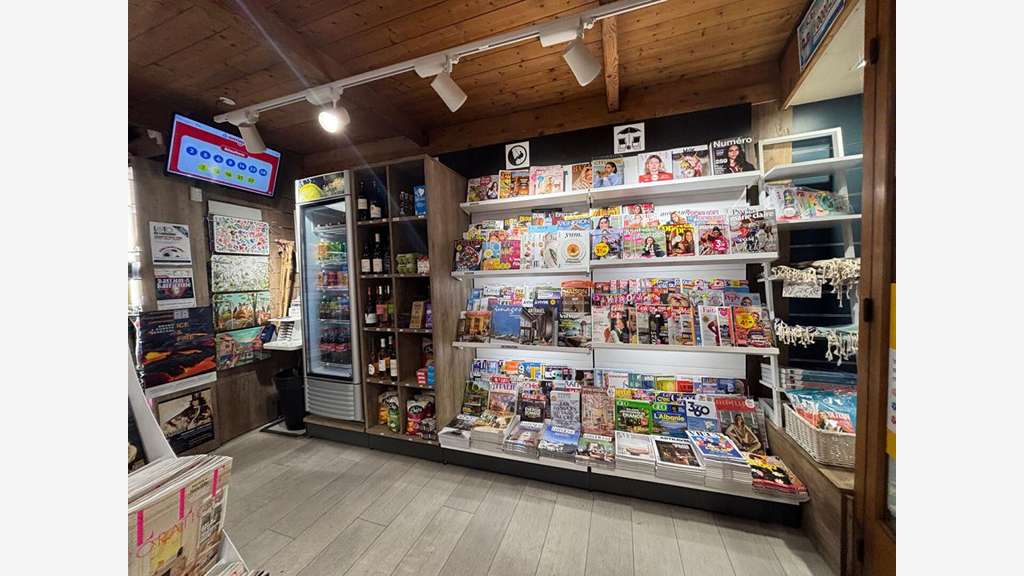 Vente FDC tabac FDJ presse souvenirs lac d'Annecy