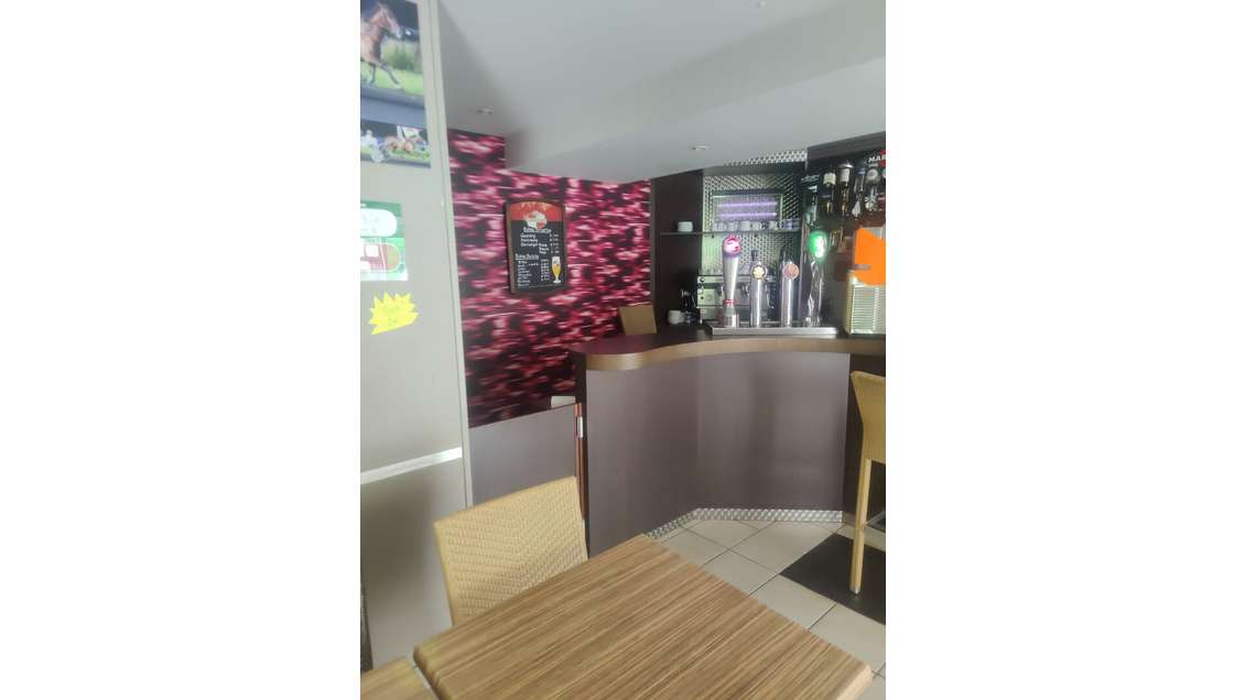 AV bar PMU 50 places empl N°1 à Château-Gontier