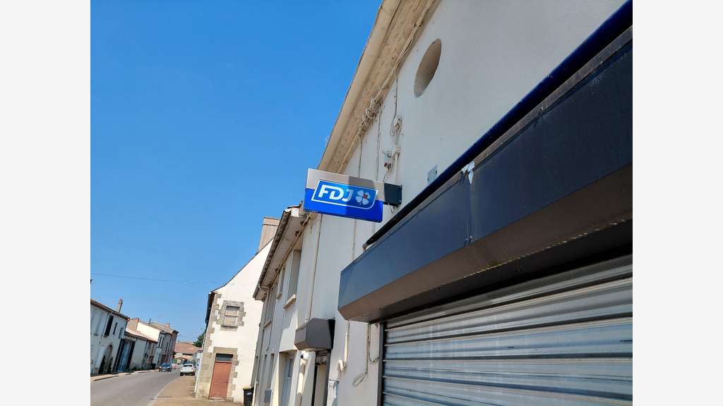 FDC tabac presse à vendre Gironde sur Dropt (33)