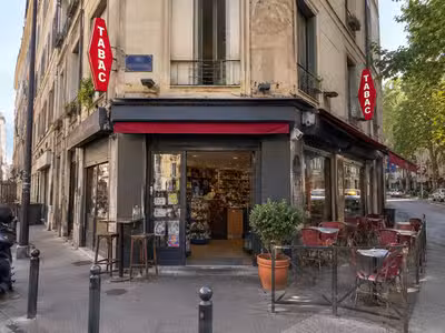 AV bar brasserie L4 terrasse et appart à Marseille