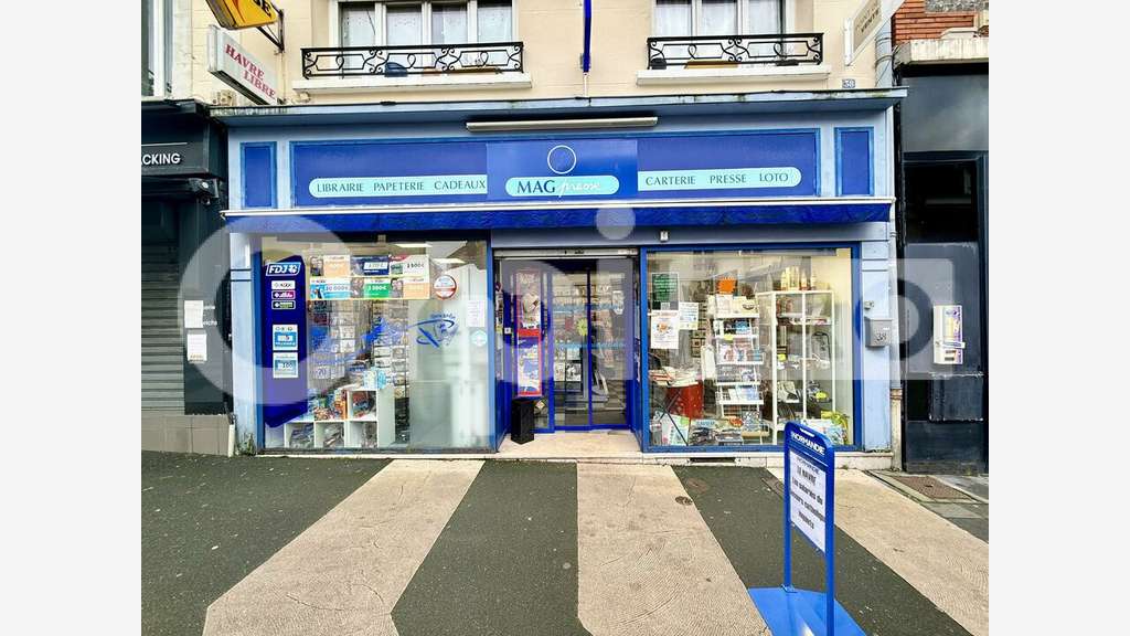 A vendre FDC presse librairie jeux à Montvilliers