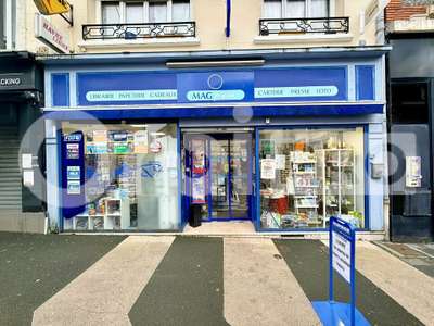 A vendre FDC presse librairie jeux à Montvilliers