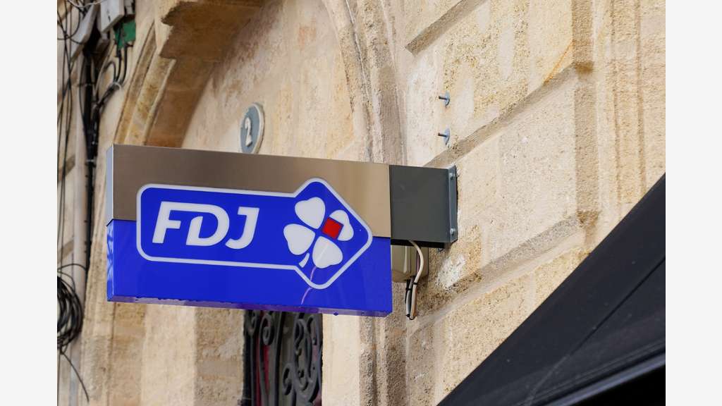Vente point presse / FDJ en centre comm Calaisis