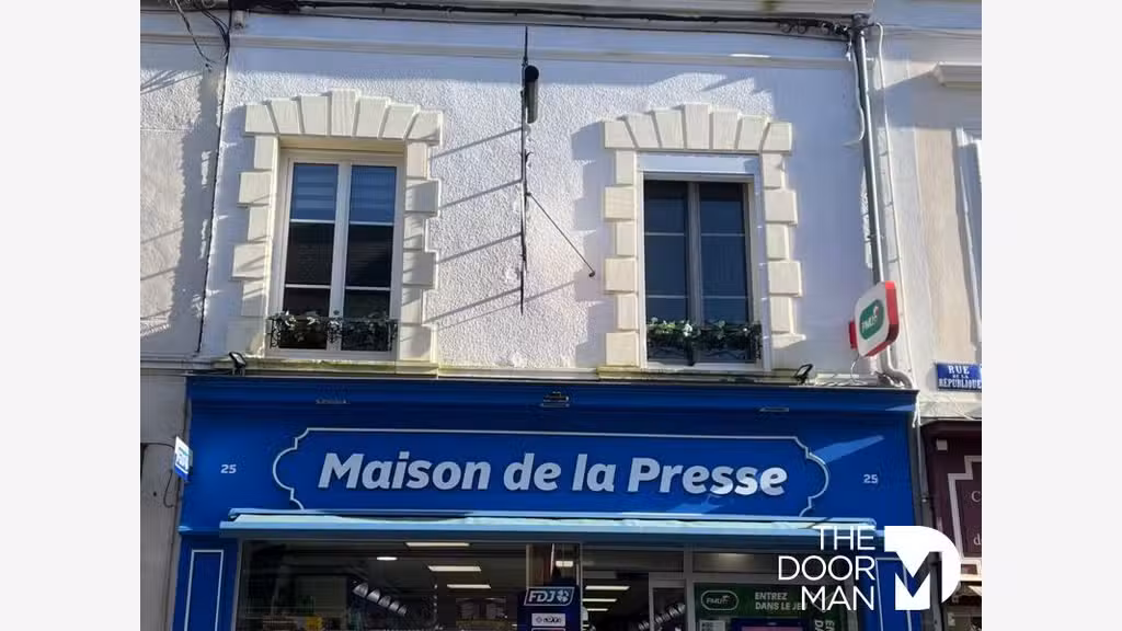 Vente FDC Maison de la presse cité de caractère 61